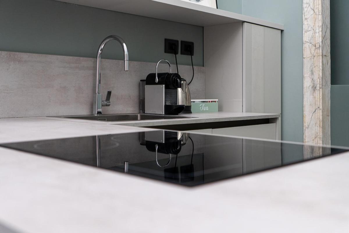 Apartment Eleven Luxury - Dimora Affrescata Del '500 A Pochi Passi Dall'acquario *