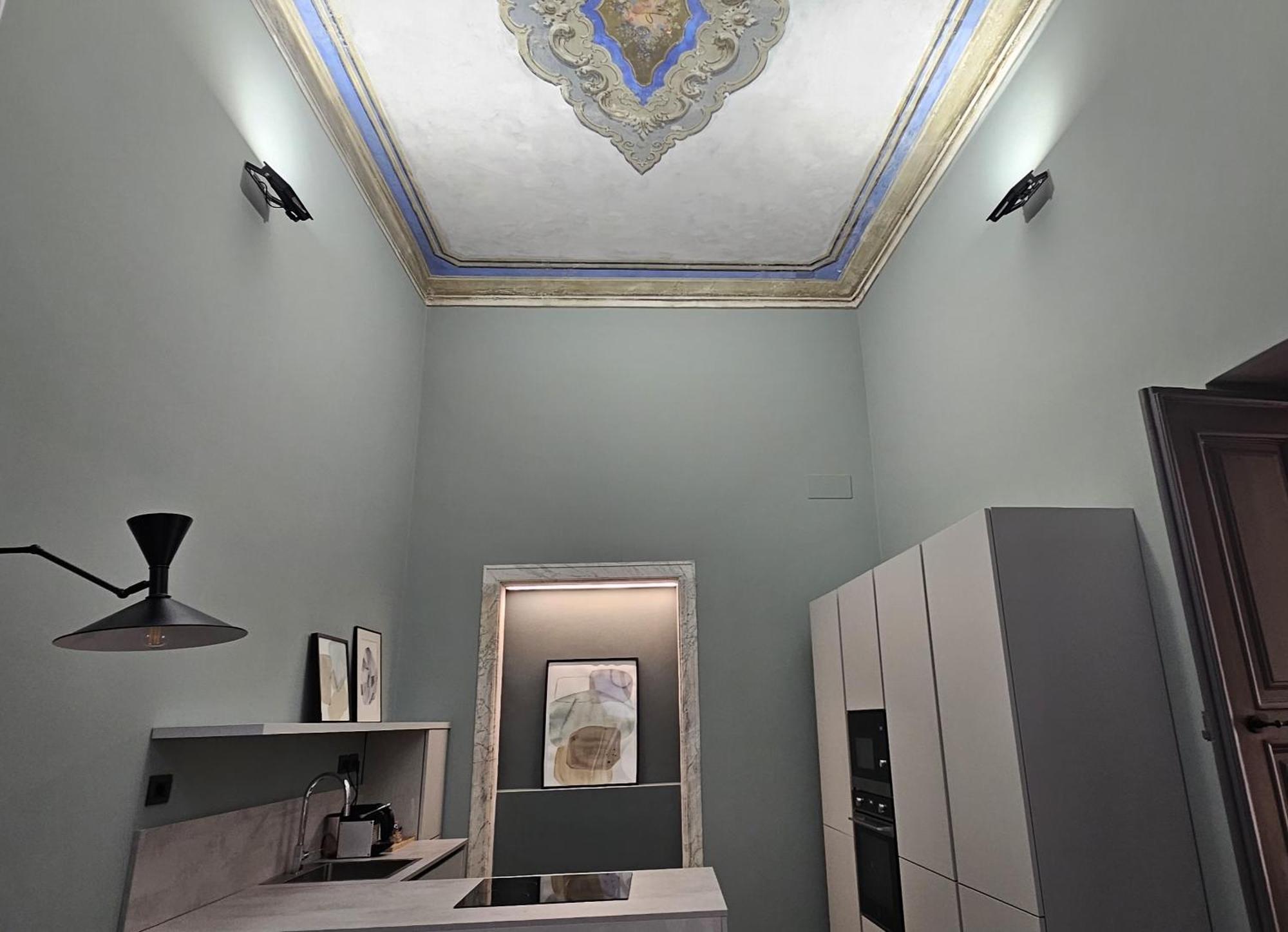 Apartment Eleven Luxury - Dimora Affrescata Del '500 A Pochi Passi Dall'acquario *